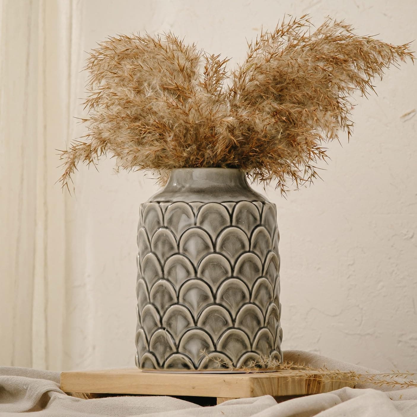 7.28” Grey Ceramic Flower Vase, Rustic Farmhouse Decorative Vase for Home Decor, Centerpiece, Living Room, Bedroom, Kitchen