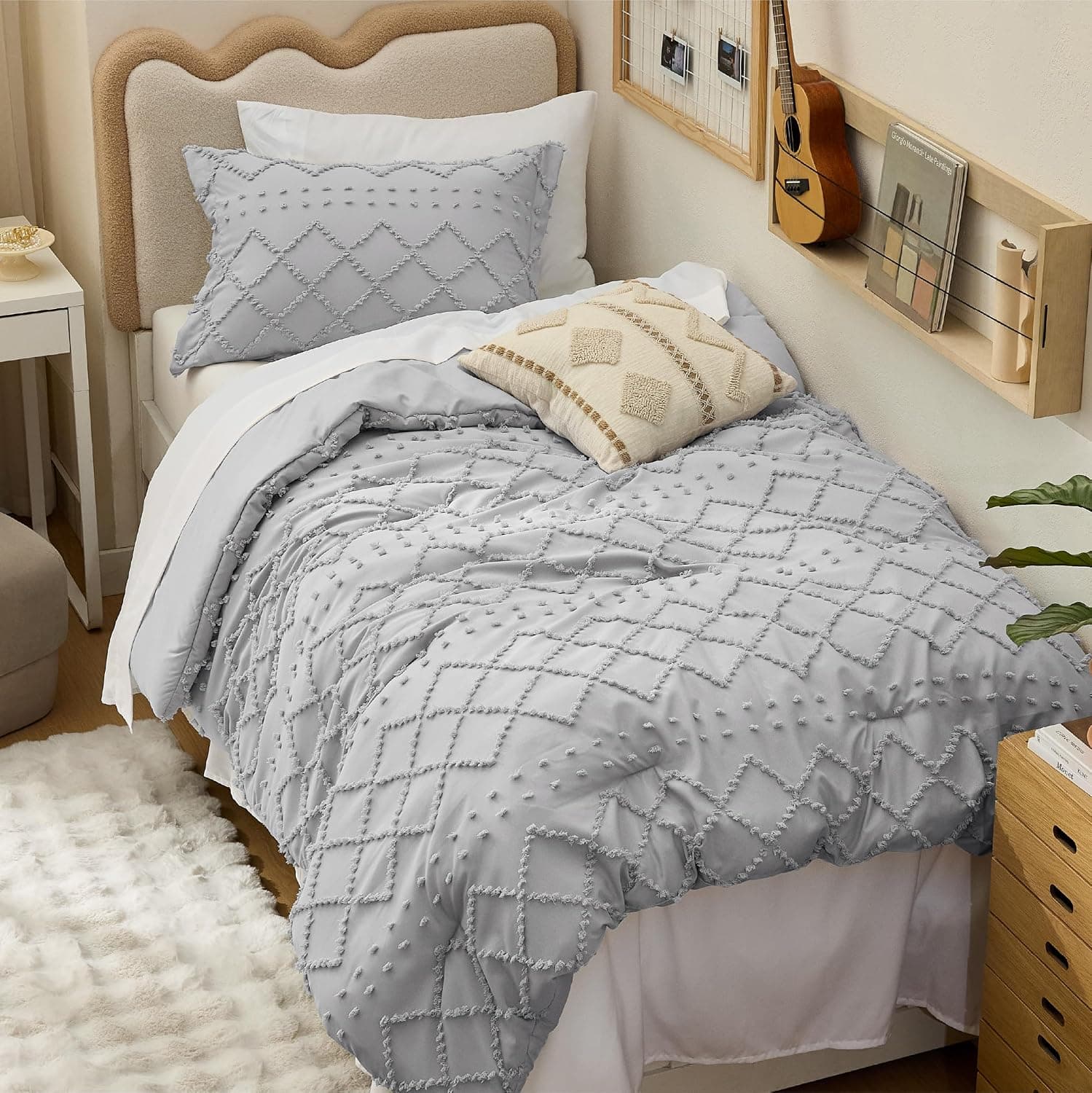 Bedsure Twin XL Comforter Set - Light Grey Comforter, Boho Tufted Distressed Vintage Bedding for Kids, 2 Pieces Farmhouse-Style Bed Set for All Seasons, Fluffy Soft Bedding with 1 Pillow Sham
